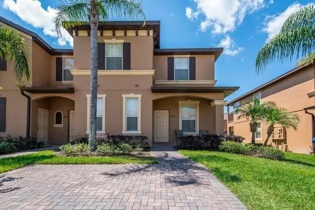 Ev (Regal Palms IHR 4078)