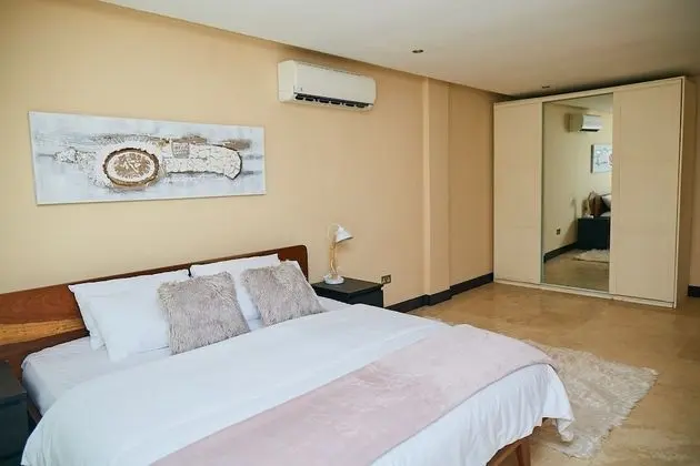 Deluxe Tek Büyük Yataklı Oda