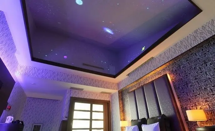 Romantic Tek Büyük Yataklı Oda (Check in after 10pm)