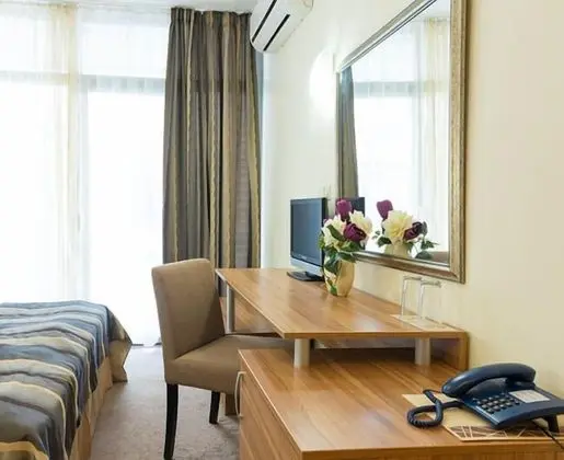 Tek Büyük veya İki Ayrı Yataklı Oda, Balkon (Free WiFi)