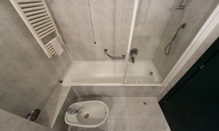 Büyük Yataklı Tek Kişilik Oda