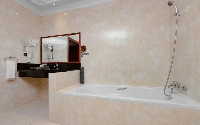 Deluxe Tek Büyük Yataklı Oda