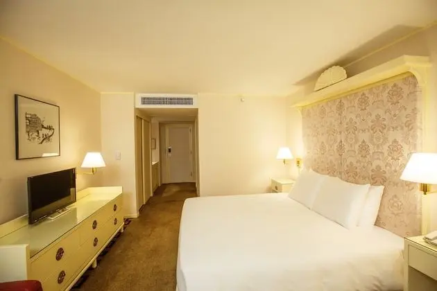 Deluxe Double Room (With Breakfast)