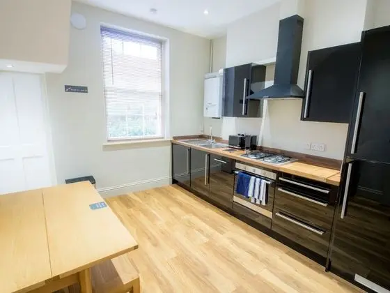 İki Ayrı Yataklı Oda, Ortak Banyo (With share Kitchen Room11)