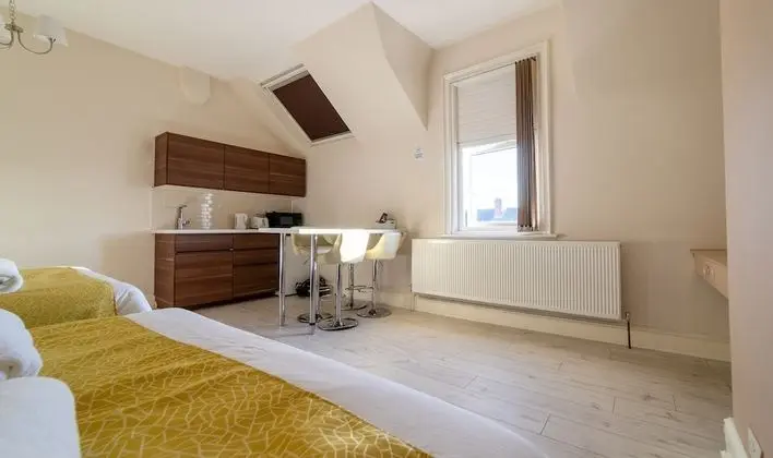 Dört Kişilik Oda, 2 Çift Kişilik Yatak, Ortak Banyo