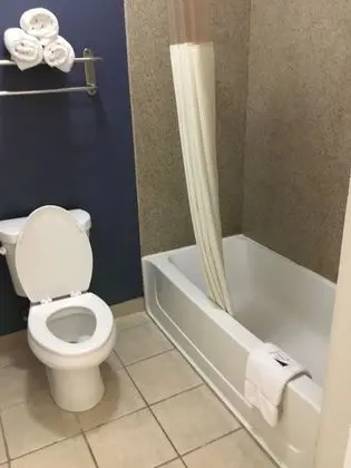 Senior Tek Büyük Yataklı Oda