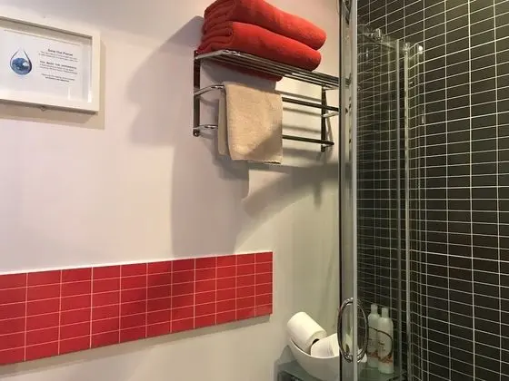 Basic Tek Büyük Yataklı Oda