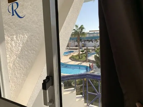 Standard Tek Büyük Yataklı Oda, 2 Yatak Odası, Havuz Kenarı