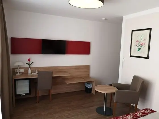 Premium Tek Büyük Yataklı Oda, Şehir Manzaralı (Eichstrasse 2)