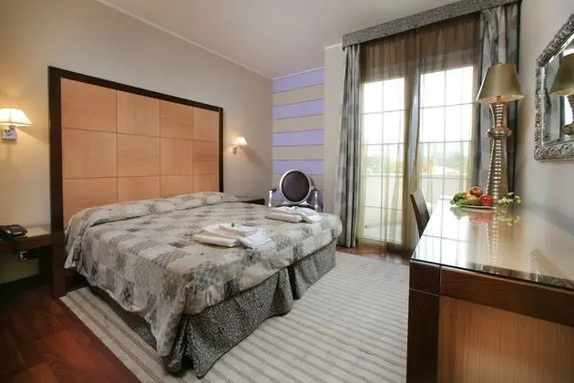 Tek Büyük veya İki Ayrı Yataklı Oda