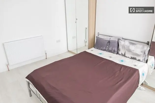 Tek Büyük Yataklı Oda, 1 Çift Kişilik Yatak