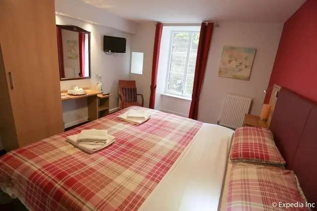 City Tek Büyük Yataklı Oda