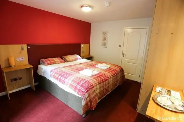 City Tek Büyük Yataklı Oda