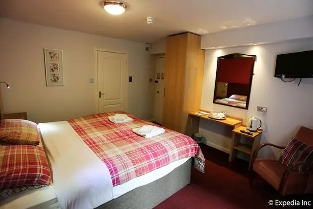 City Tek Büyük Yataklı Oda