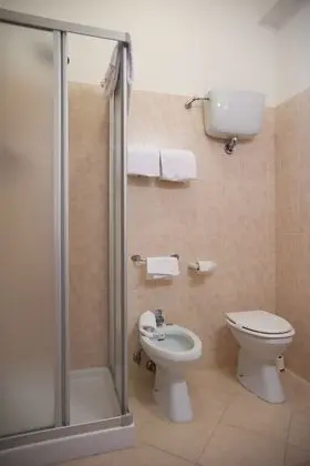 Büyük Yataklı Tek Kişilik Oda