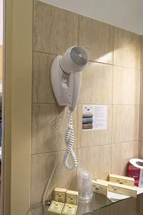 Büyük Yataklı Tek Kişilik Oda