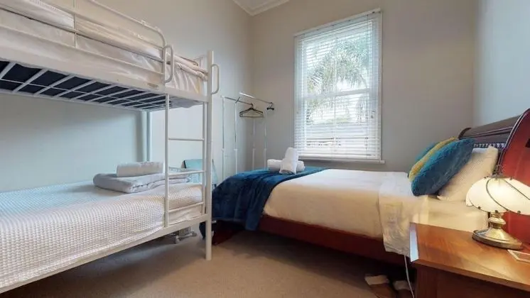 Comfort Üç Kişilik Oda, Avlu Manzaralı