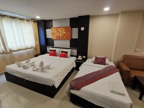 Deluxe Double or  Twin with Breakfast and Airport Transfer