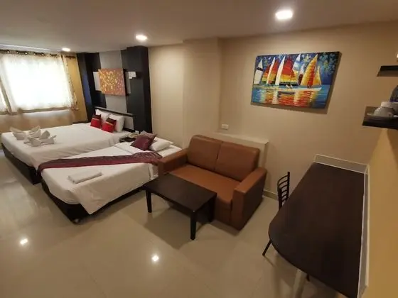 Deluxe Double or  Twin with Breakfast and Airport Transfer