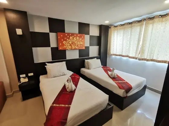 Deluxe Double or  Twin with Breakfast and Airport Transfer
