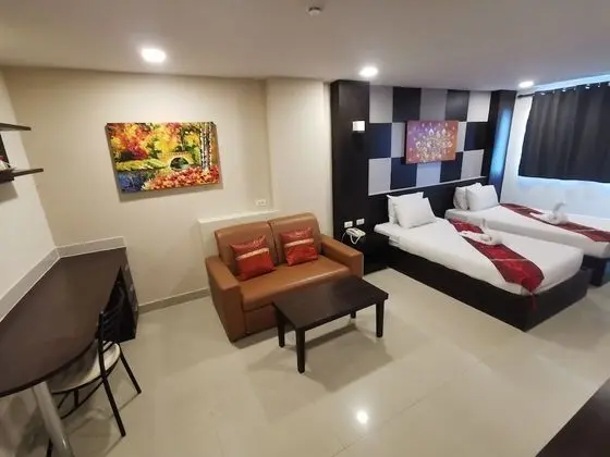 Deluxe Double or  Twin with Breakfast and Airport Transfer
