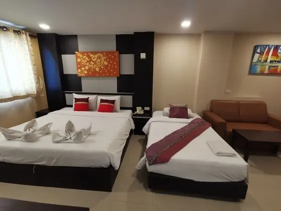 Deluxe Double or  Twin with Breakfast and Airport Transfer