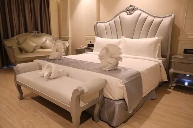 Queen Suite