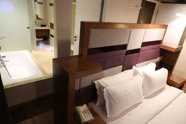 Queen Suite