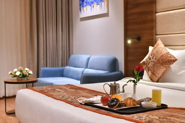 Club Tek Büyük Yataklı Oda