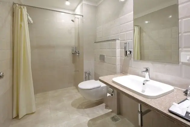 Deluxe Tek Büyük veya İki Ayrı Yataklı Oda