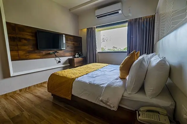 Deluxe Tek Büyük Yataklı Oda