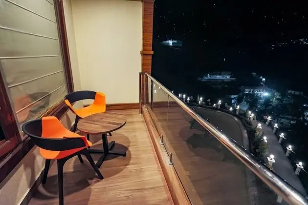 Premium Tek Büyük Yataklı Oda