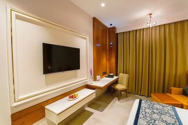 Deluxe Tek Büyük Yataklı Oda