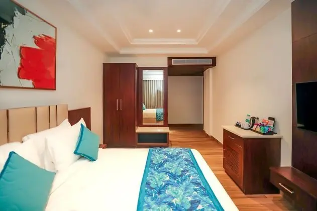Deluxe Tek Büyük Yataklı Oda, 1 Çift Kişilik Yatak, Şehir Manzaralı