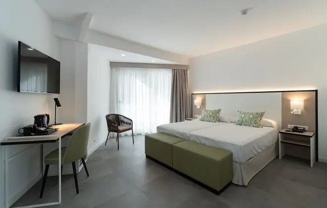 Büyük Yataklı Tek Kişilik Oda, Balkon