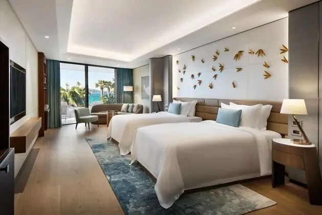 Reges Retreat Room