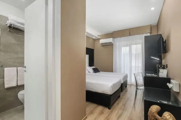 Comfort Tek Büyük Yataklı Oda