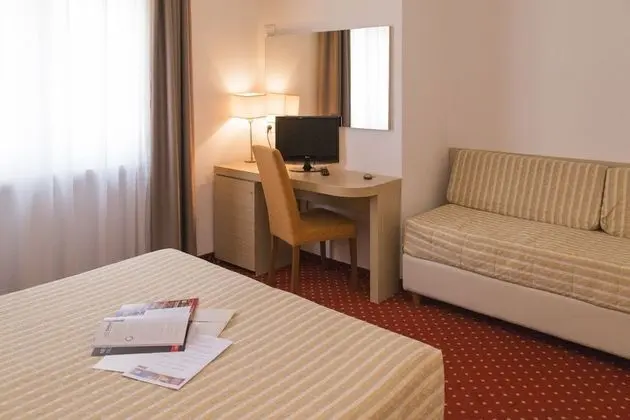 Standard Tek Büyük Yataklı Oda