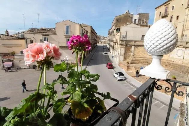 Dört Kişilik Oda, Şehir Manzaralı