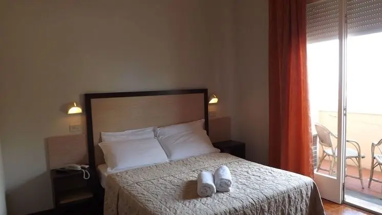 Tek Büyük veya İki Ayrı Yataklı Oda, Balkon