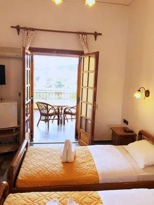Basic Tek Büyük Yataklı Oda, Havuz Manzaralı