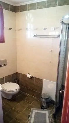 Basic Üç Kişilik Oda, Havuz Manzaralı