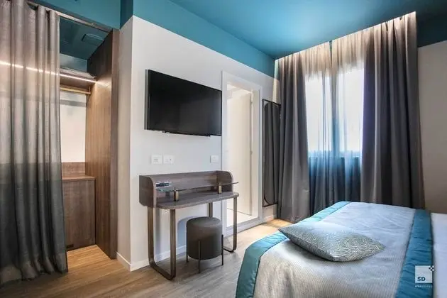 Deluxe Üç Kişilik Oda