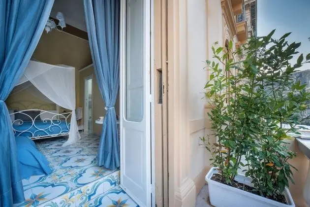 Üç Kişilik Oda, Balkon, Şehir Manzaralı
