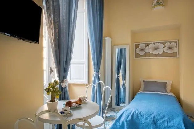 Üç Kişilik Oda, Balkon, Şehir Manzaralı