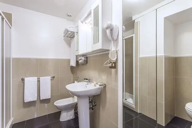 Standard Tek Büyük Yataklı Oda, Ek Bina