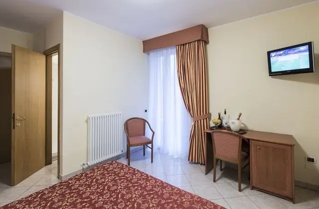 Classic Tek Büyük veya İki Ayrı Yataklı Oda