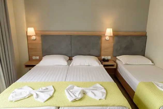 Deluxe Üç Kişilik Oda