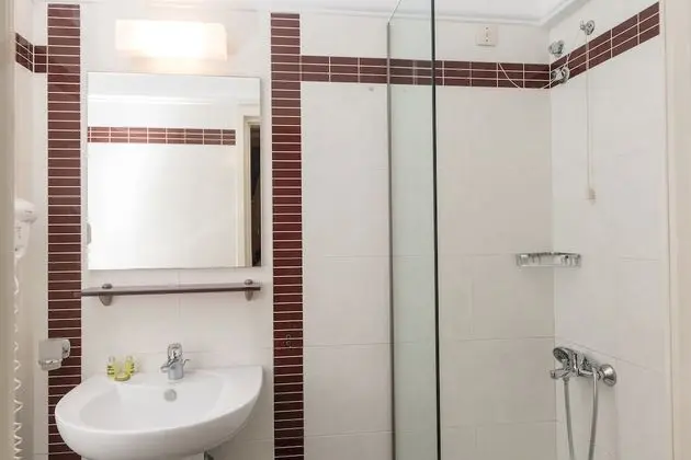 Economy Tek Büyük veya İki Ayrı Yataklı Oda