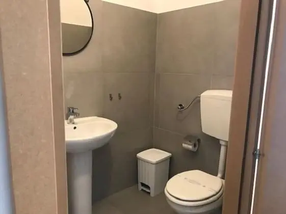 Standard Tek Büyük Yataklı Oda, Kısmi Deniz Manzaralı